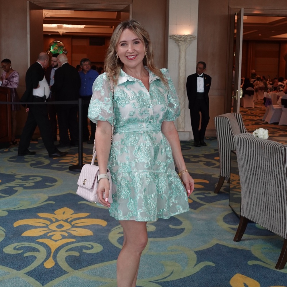 Beautiful floral dress, super classy and girly, worn once